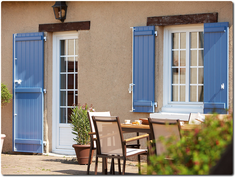 Volets battants ALU bleu pastel Volets battants ALU bleu pastel